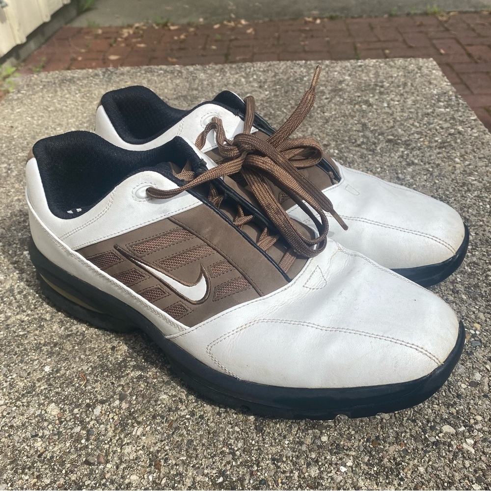 Nike VINTAGE Golf Shoes Men’s 10.5 Brown and White Leather Sports Performance